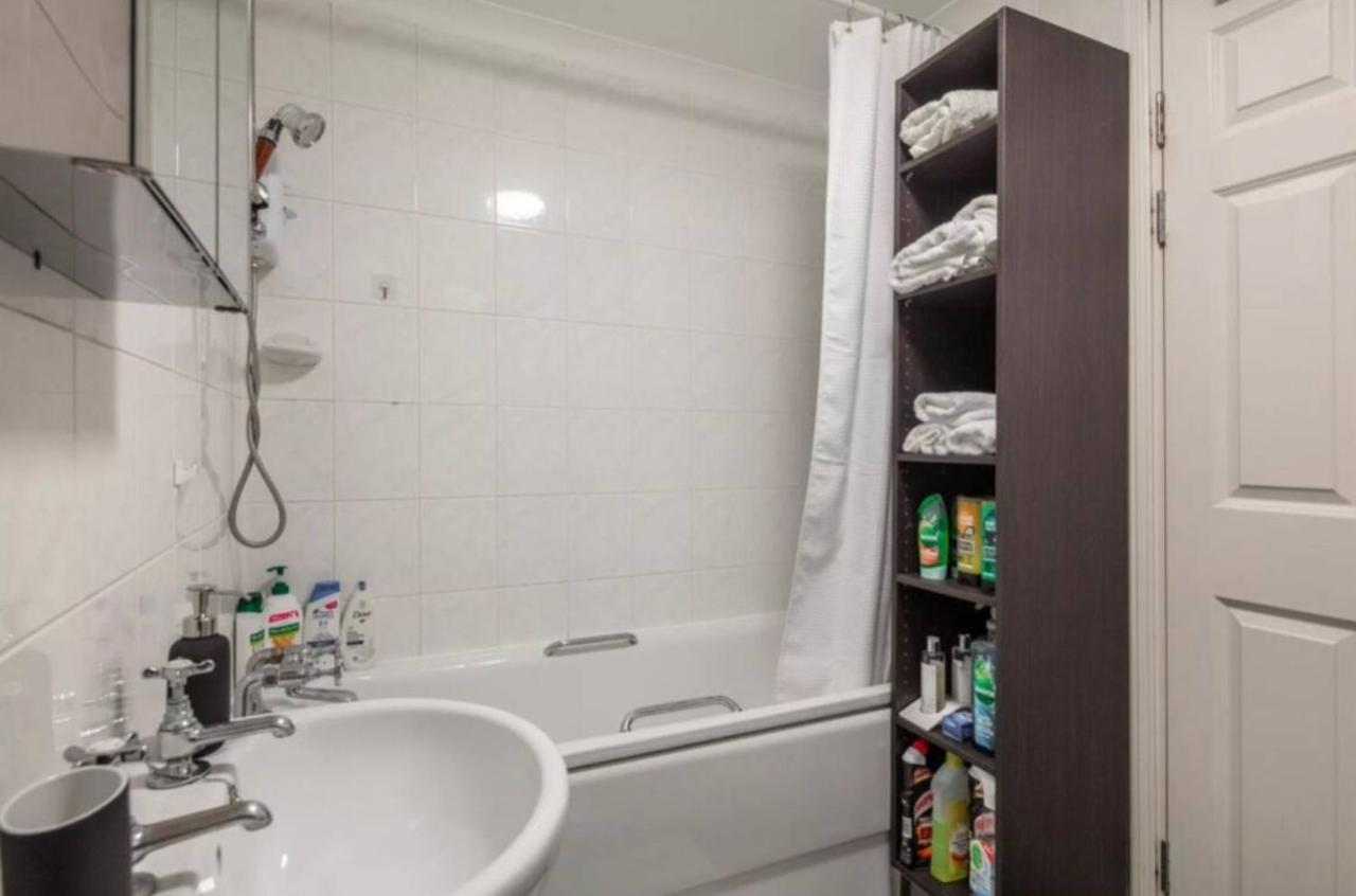 1 Bedroom Flat With Free Parking لندن المظهر الخارجي الصورة