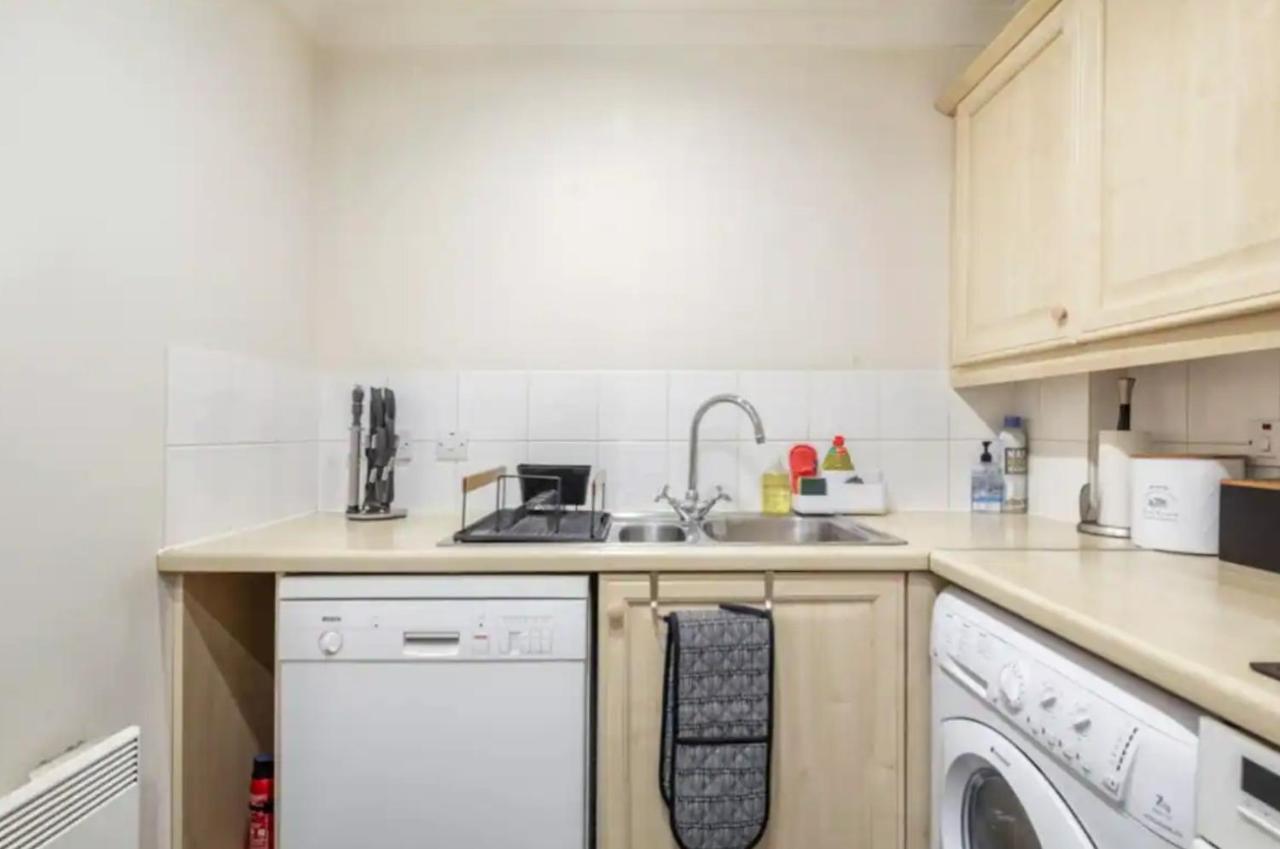 1 Bedroom Flat With Free Parking لندن المظهر الخارجي الصورة
