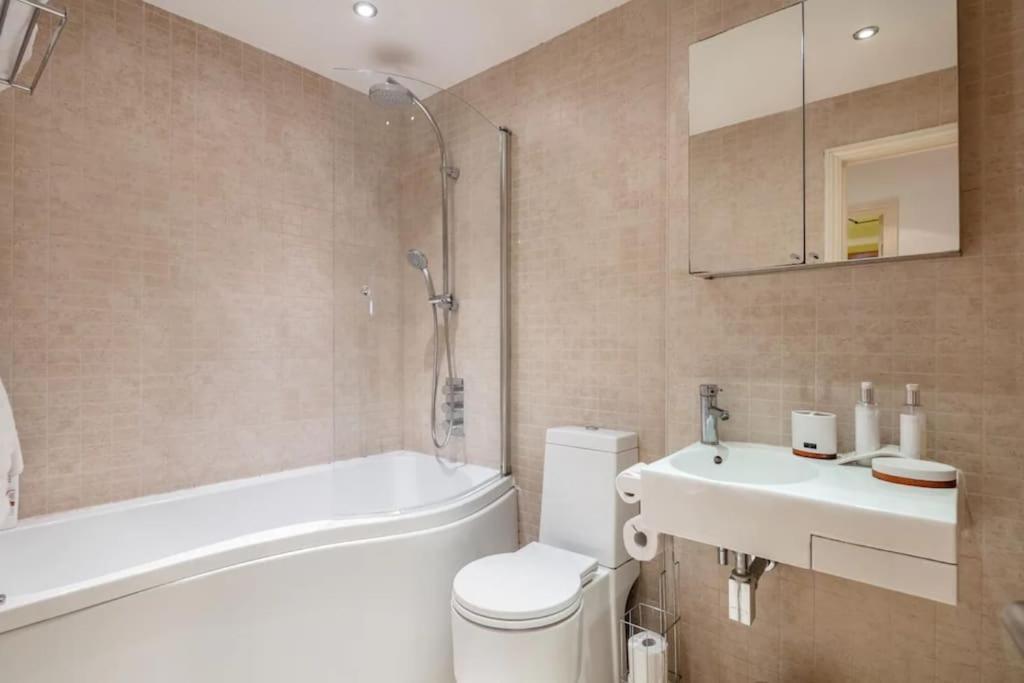 1 Bedroom Flat With Free Parking لندن المظهر الخارجي الصورة