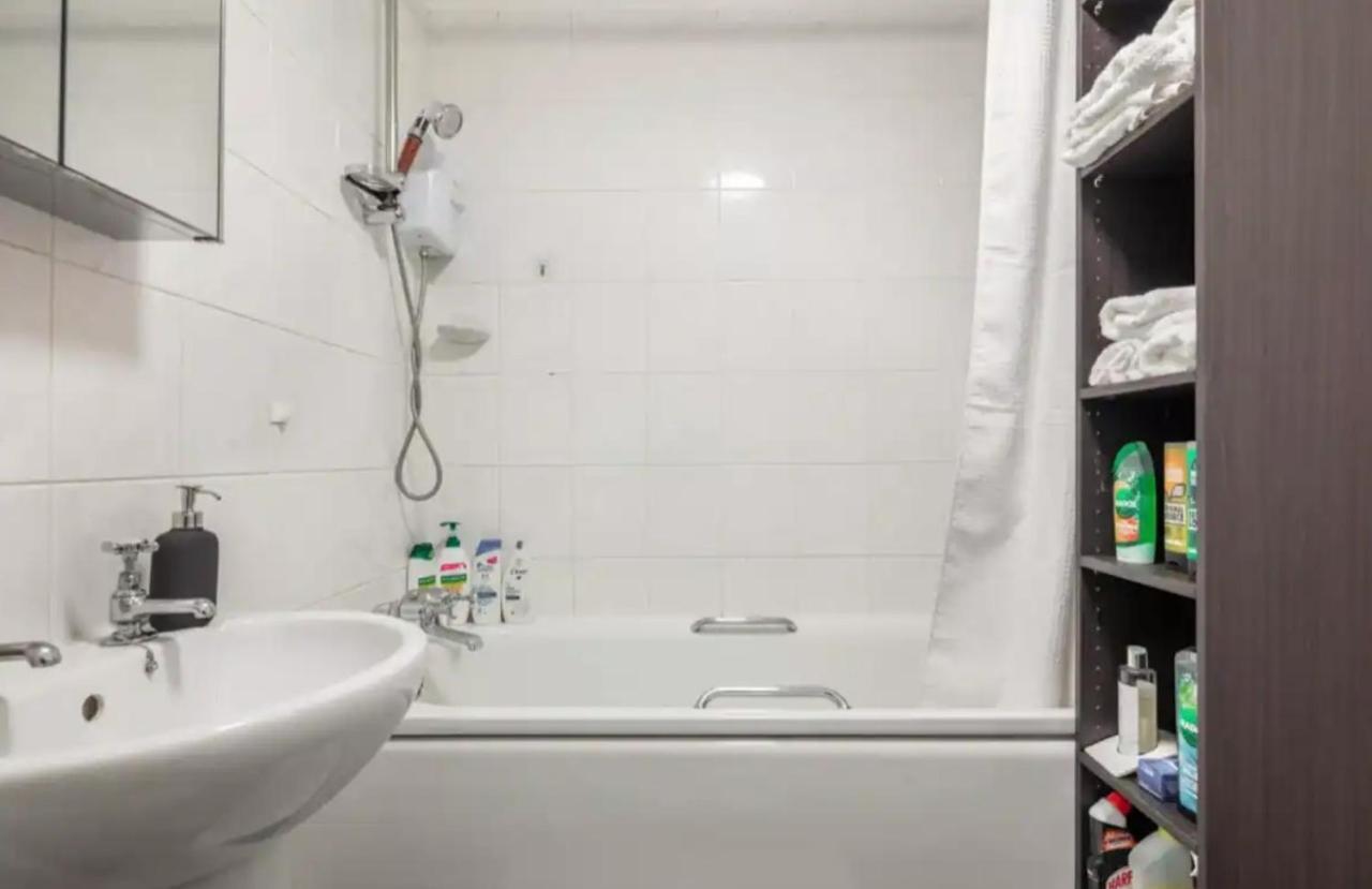 1 Bedroom Flat With Free Parking لندن المظهر الخارجي الصورة